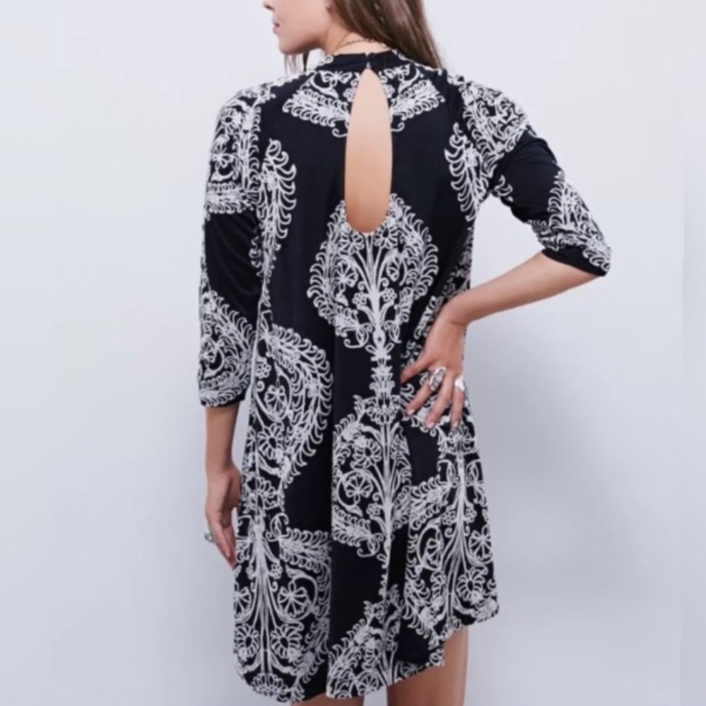 Swingy Keyhole Tunic DRESS Black Fiesta Florals - Picture 2 of 4